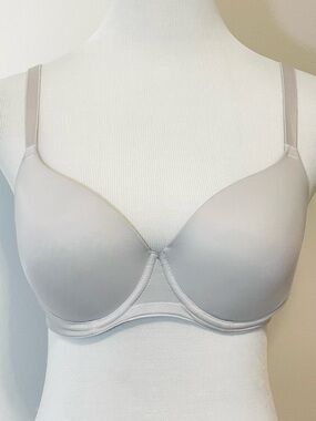 PINK Victoria’s Secret Women’s Wear Everywhere Lightly Lined Light Gray Bra 34DD